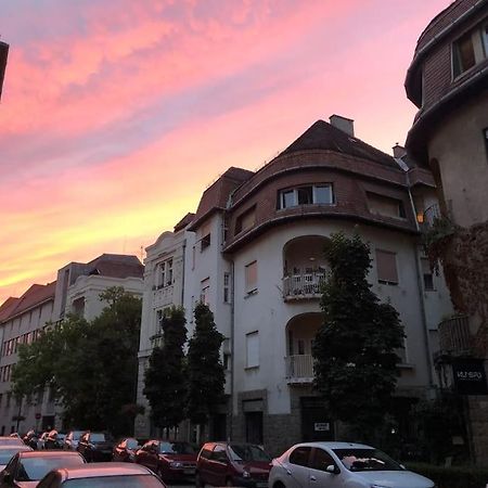 Tiny Private Apartment In Central Buda. Budapesta Exterior foto