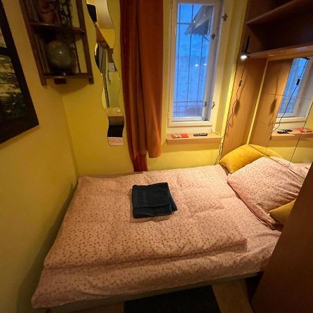 Tiny Private Apartment In Central Buda. Budapesta Exterior foto